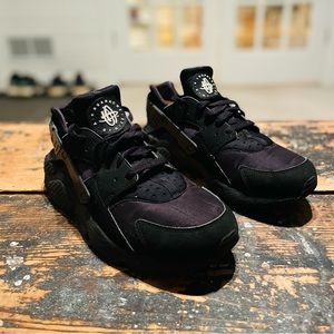 Nike Air Hurache Triple Black